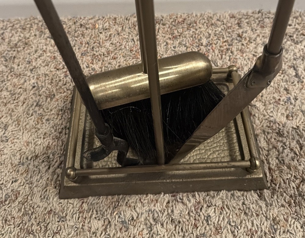 Vintage Brass 3pc Fireplace Tool Set w Cast Iron Base (219) - 28”