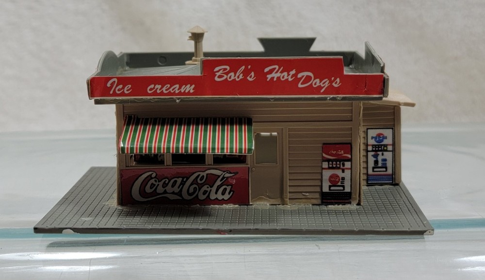 POLA BOB's HOT DOGS HO TRAIN BUILDING