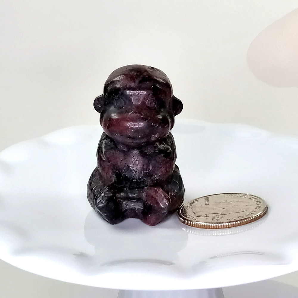 Garnet Crystal Monkey – Deep Red Natural Stone Carving – 51g | A35