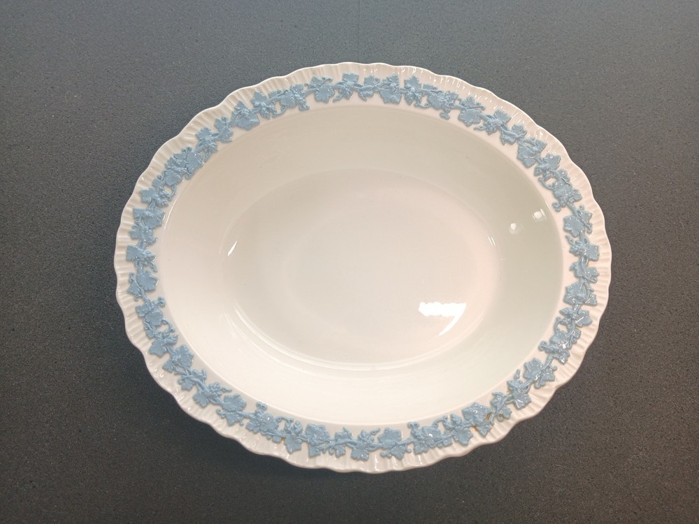 Wedgwood Queensware Lavender on Cream Shell Edge – Multiple Sizes/Conditions