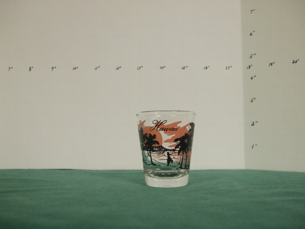 Hawaii shot glass                    B3