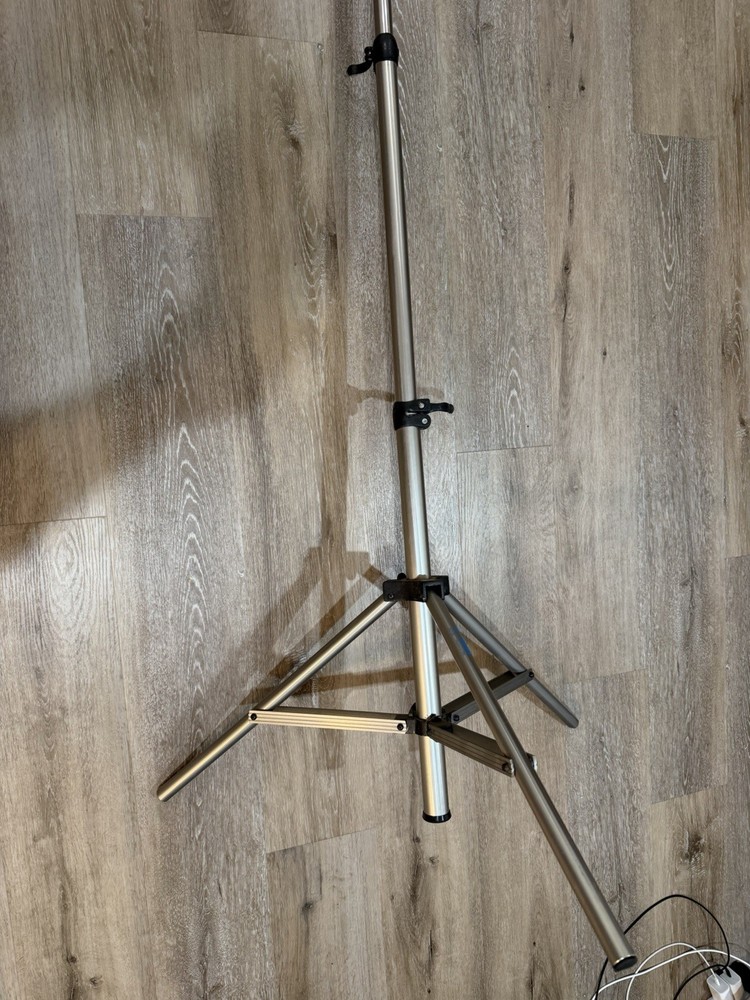 Professional Heavy-Duty Studio Light Stand / Floodlight Tripod (Used)
