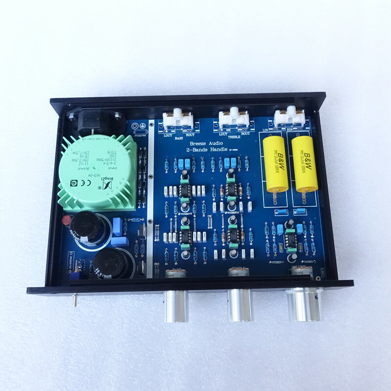 Electronic frequency divider two frequency division preamplifier