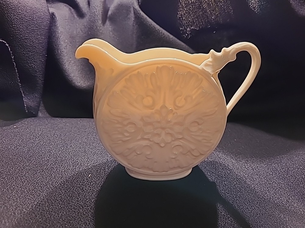 Lenox Snowflake Ivory Flat Creamer Gold Mark