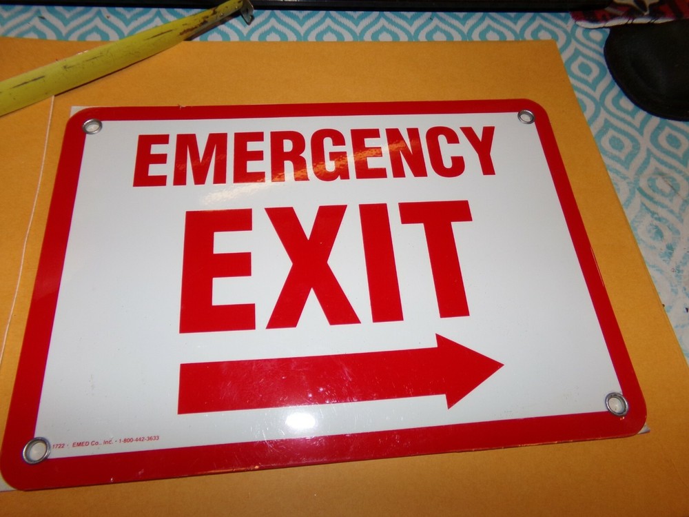 EMED 1722 EMERGENCY EXIT 10X7 RED WHITE METAL (WL120)