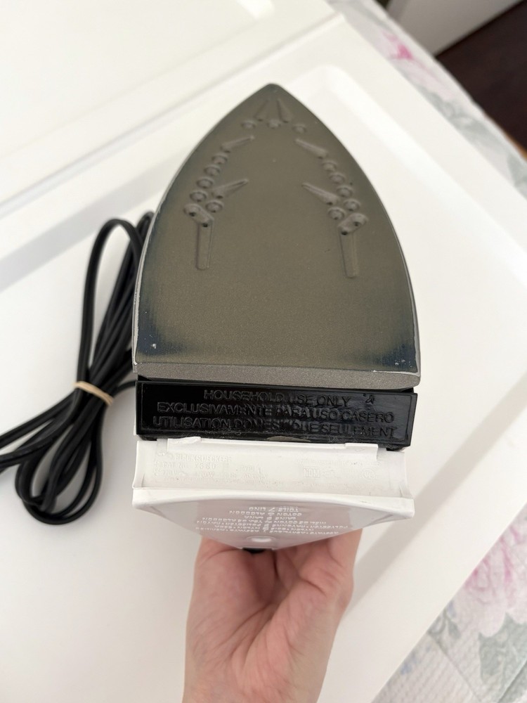 Black & Decker Quick ‘N Easy 380 Iron White 120V