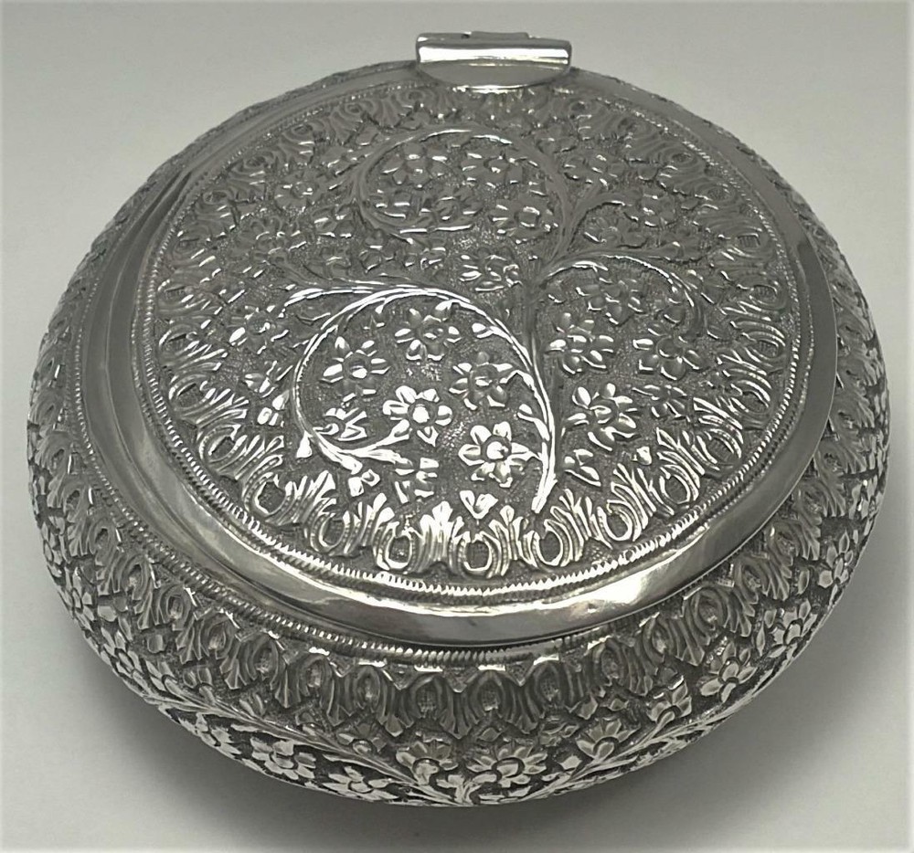 Vintage Solid Silver Squeeze Box (Tobacco/Snuff) – Middle Eastern/Asian (94g)