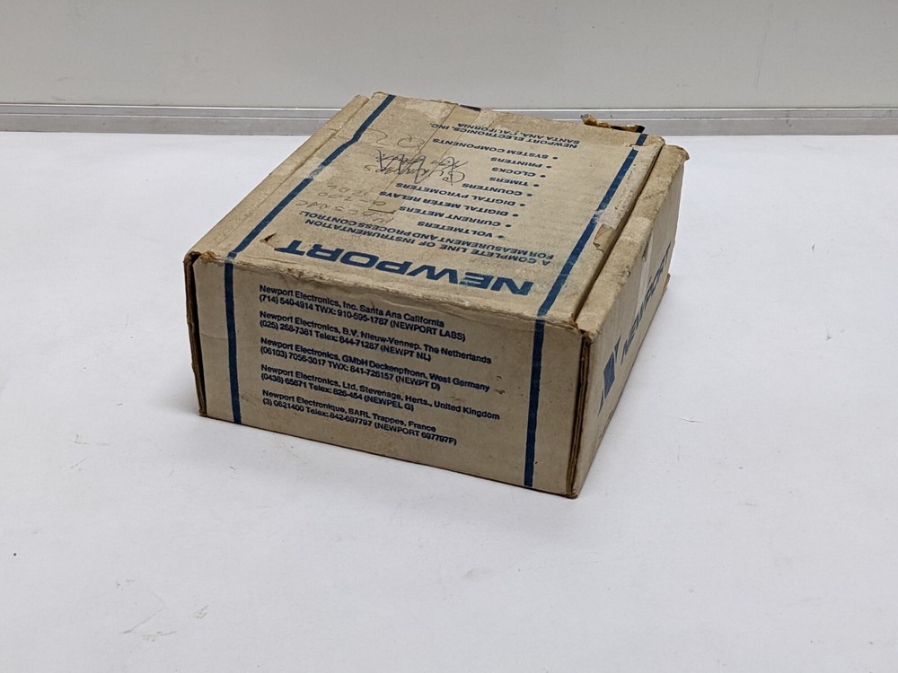 NEWPORT QUANTA Q2004F Panel Meter Digital Indicator Controller 120V 5W (NEW).
