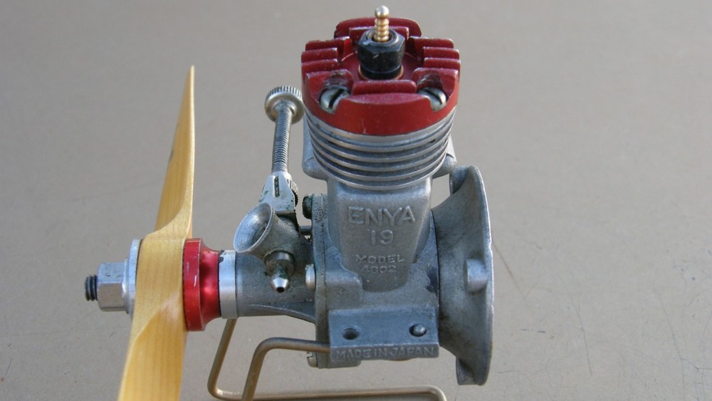 ENYA 19 TYPHOON RED HEAD # 4002 Gas/Nitro Glow Engine Control Line Combat Models