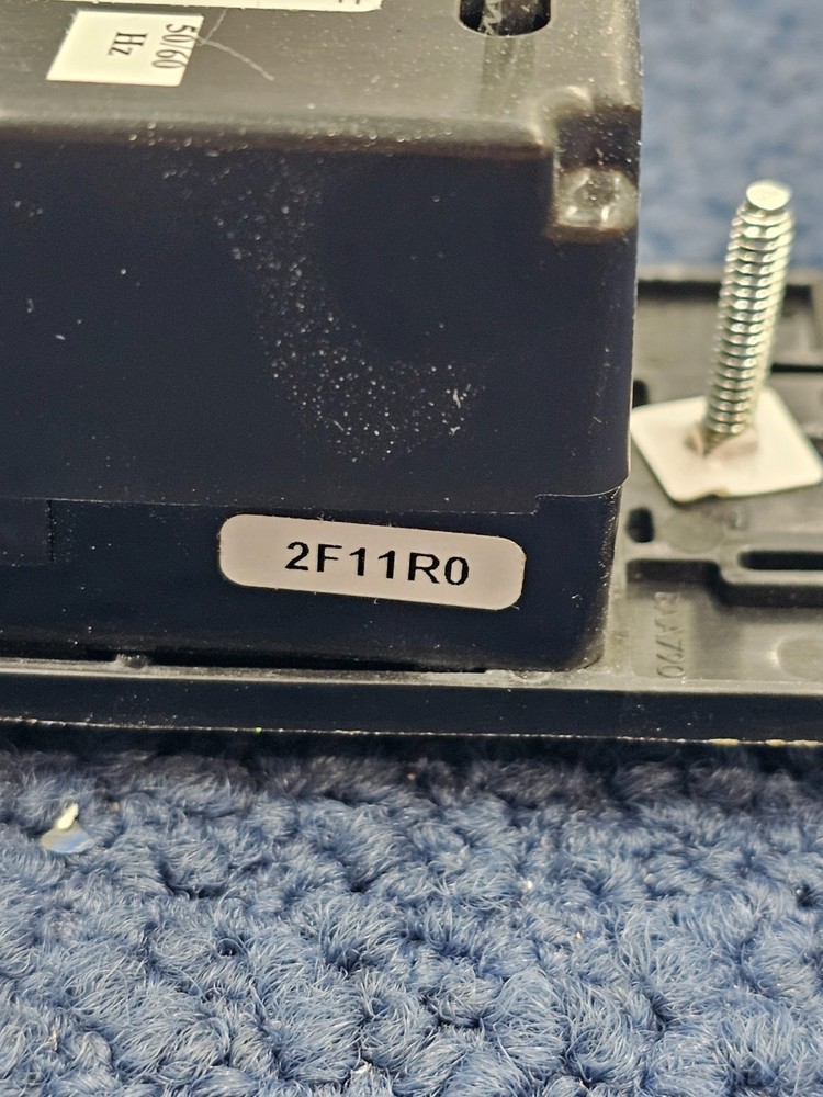 Leviton DLDNK-1W Lumina RF Decora 1Button multi-function BLE Keypad White