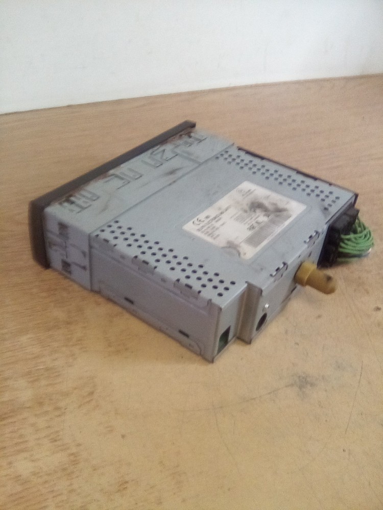 International Prostar/Delphi DEA500 Radio "READ DESCRIPTION"
