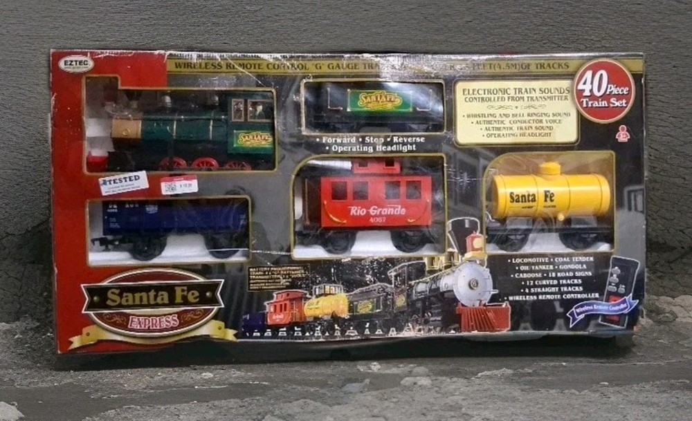EZTEC Santa Fe Express 40PC Wireless Remote Control "G" Gauge Train Set