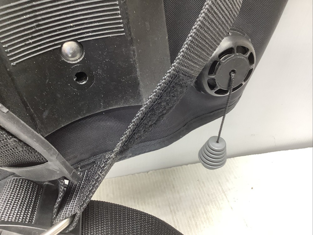 Mares Buoyancy Compensator BCD Medium Scuba Diving Vector Origin