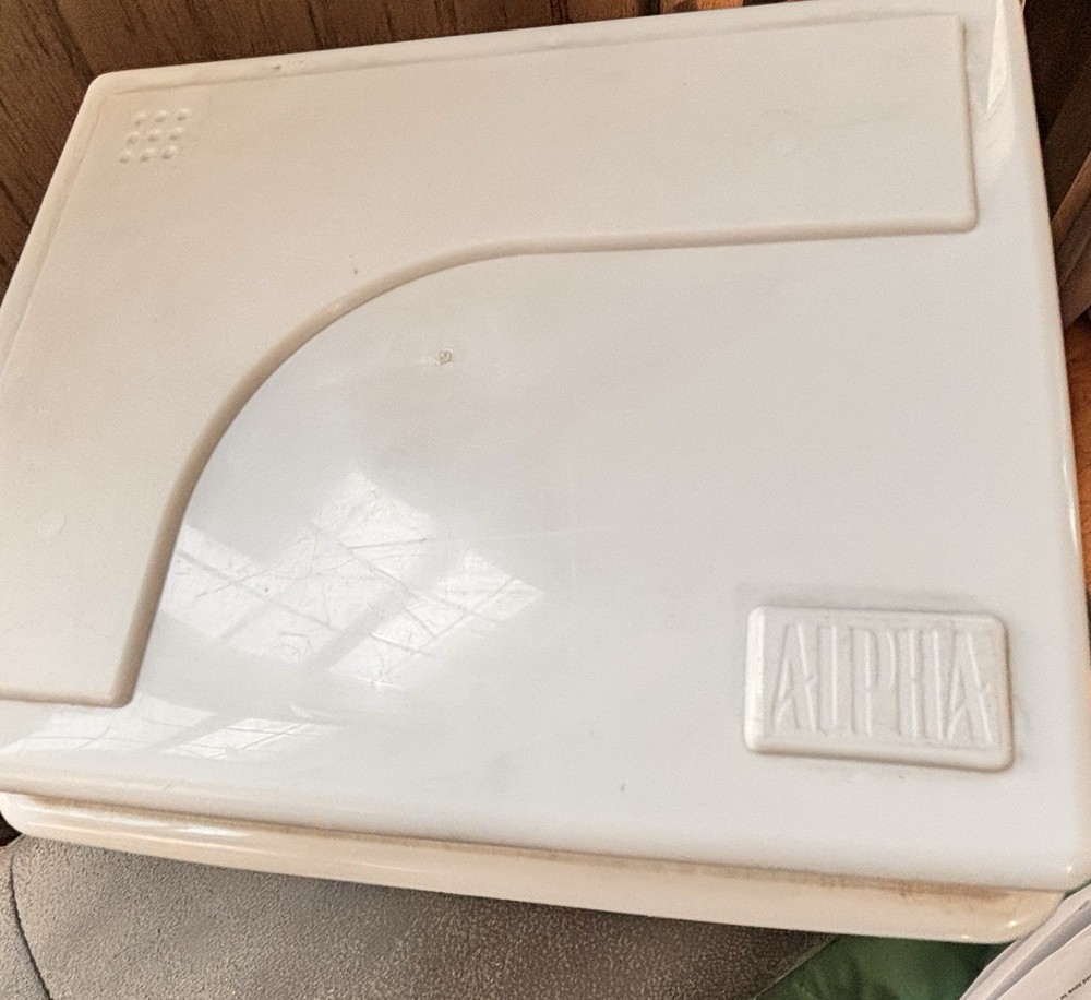 Alpha 3.5" Floppy Disk/Diskette/Zip Drive, Storage Box, White, Plastic, Preowned