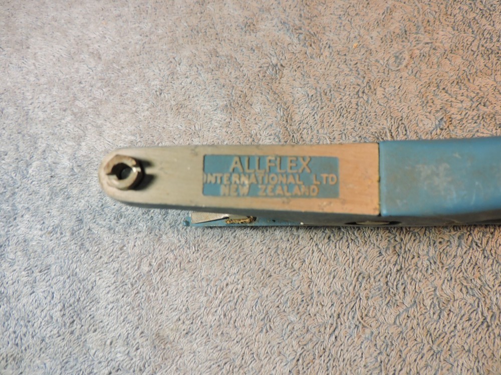 Allflex Retract-O-Matic Ear Tag Applicator Blue