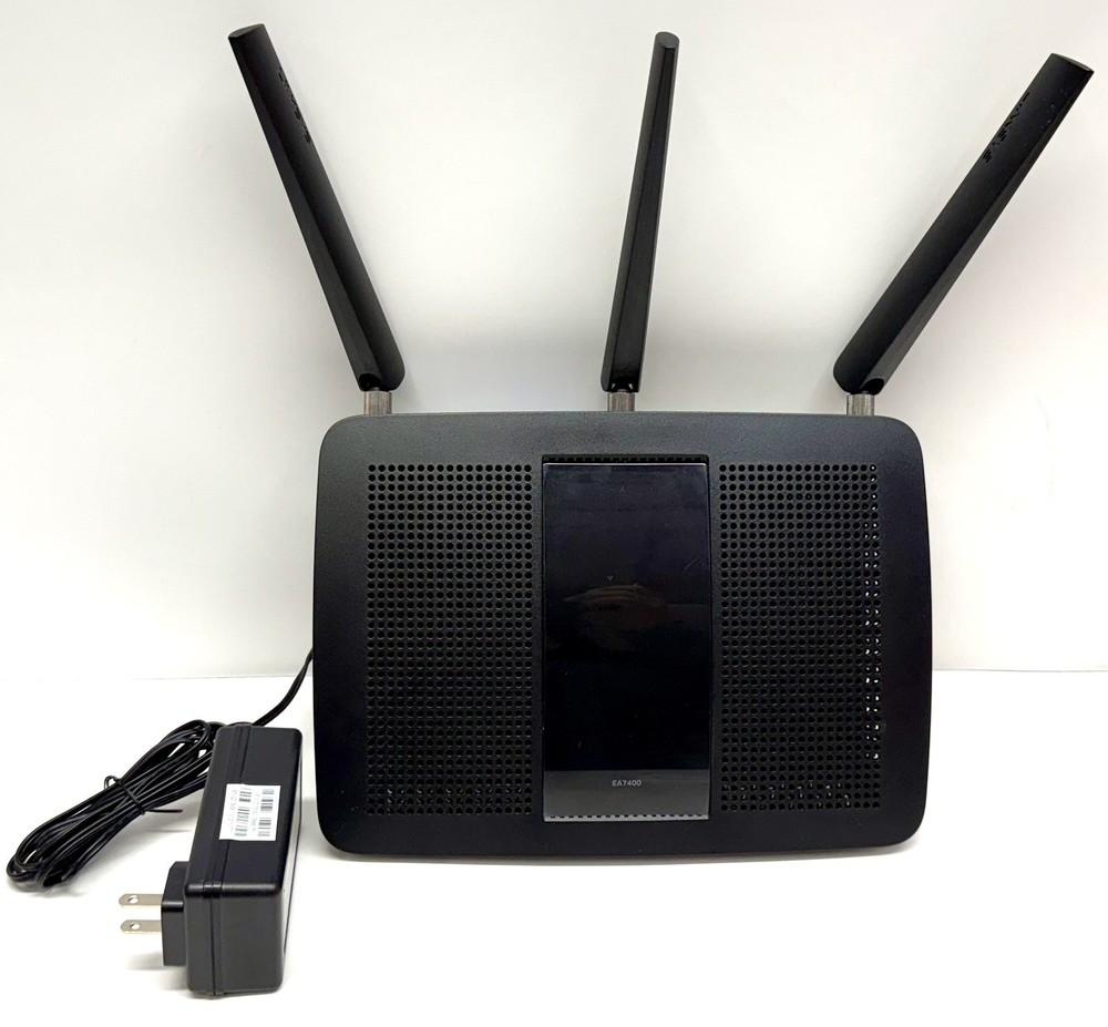 Linksys Router EA7400 great condition tested working great!