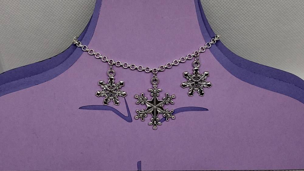 Ethereal Snowflake Choker Necklace - Delicate Winter Elegance