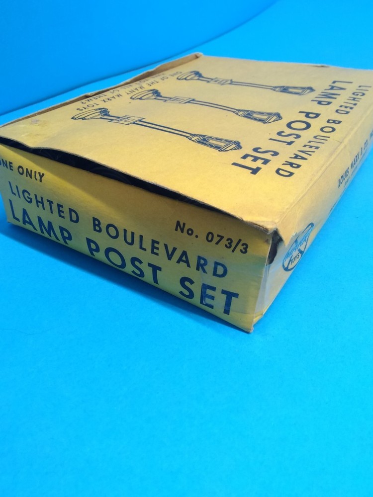 o scale Marx SET OF THREE LIGHTED BOULEVARD LAMPS BOXED