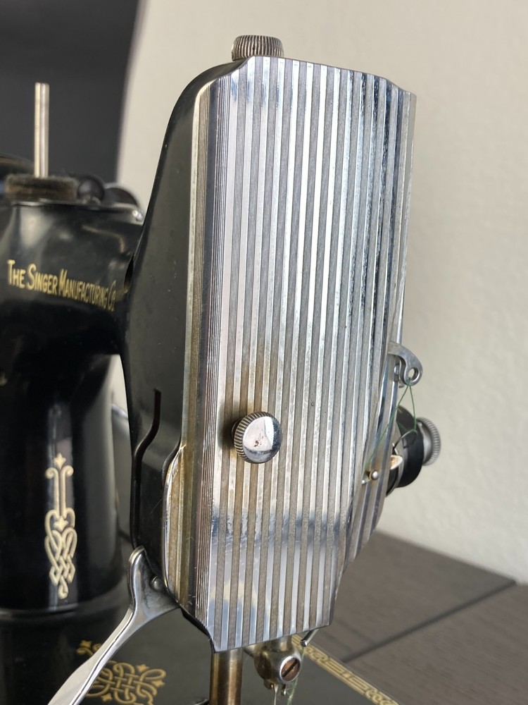 1950 Singer Featherweight 221 Sewing Machine / Case Accessories Attachments