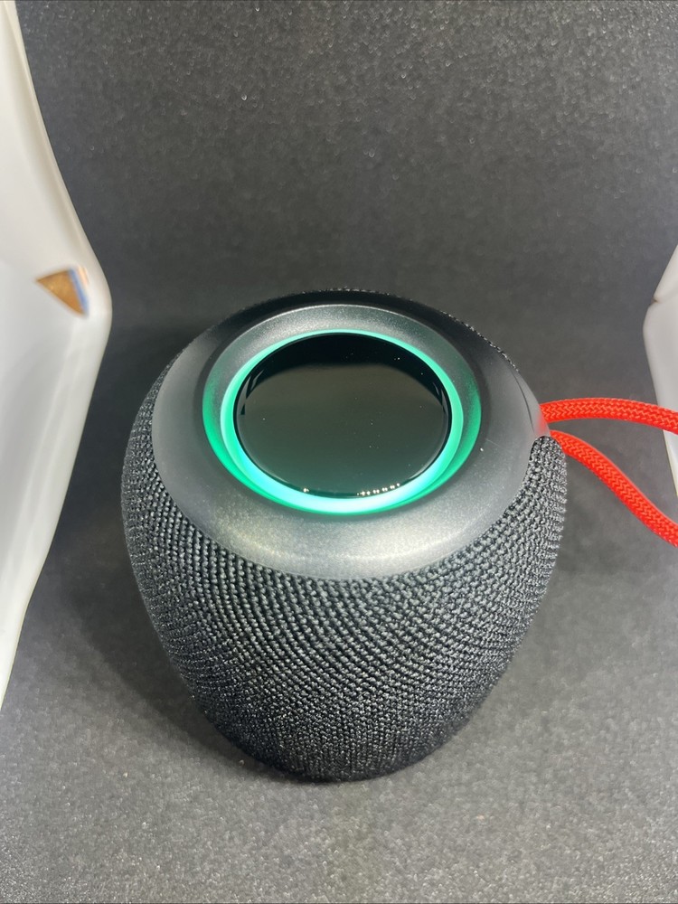 SoundWaves Splash-Proof Bluetooth Speaker W/ Multi Function Light