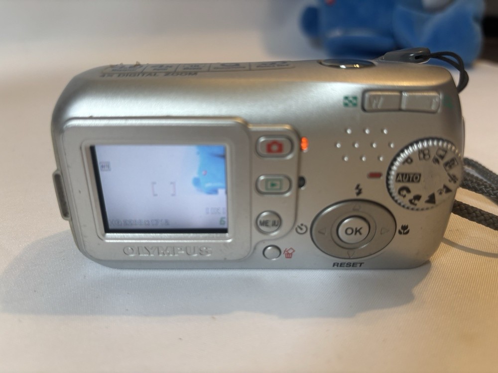 Olympus C-170 Digital Camera Silver - Working