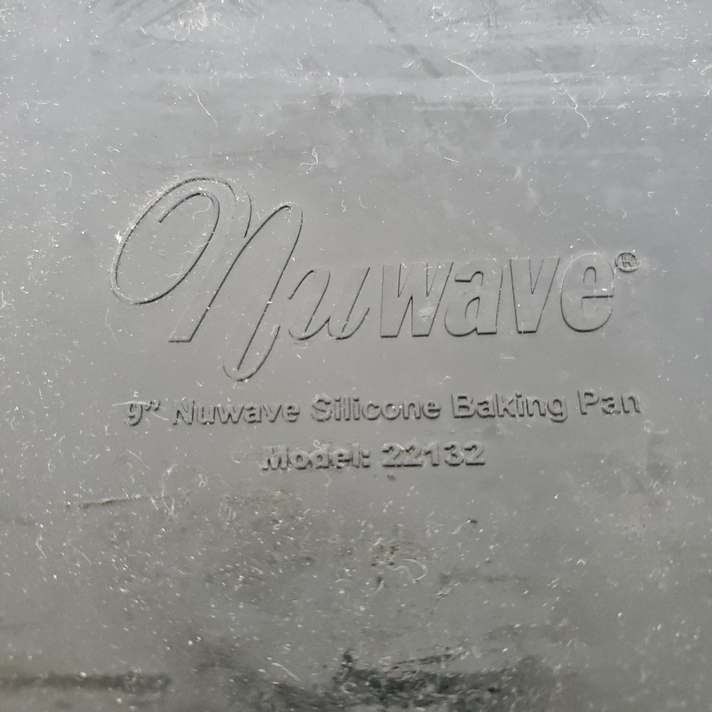 Nuwave Silicone Baking Bake Ware Pan 8x8 With Divider Insert & 9" Baking Pan