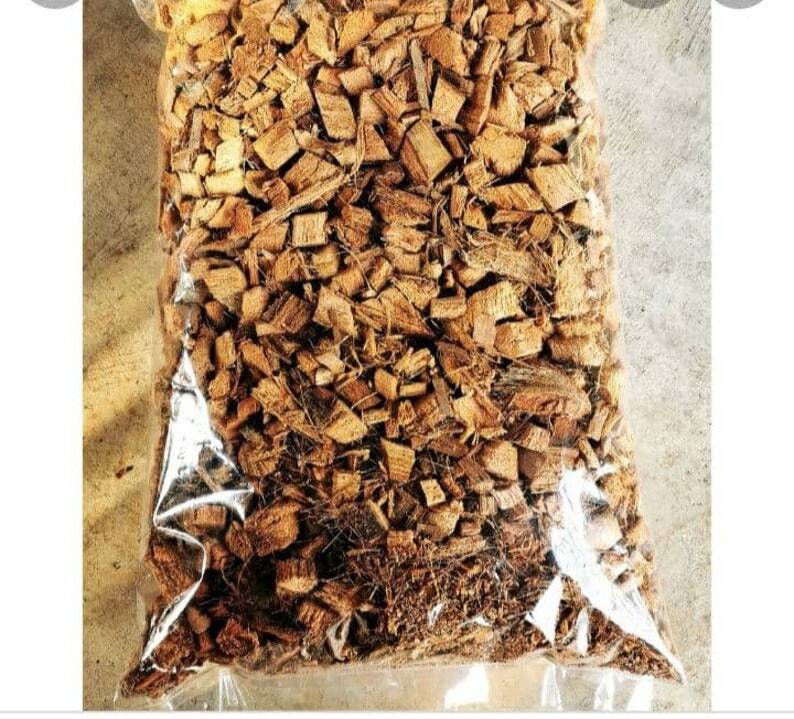 100% Natural Organic Dry Coconut Husk Chips