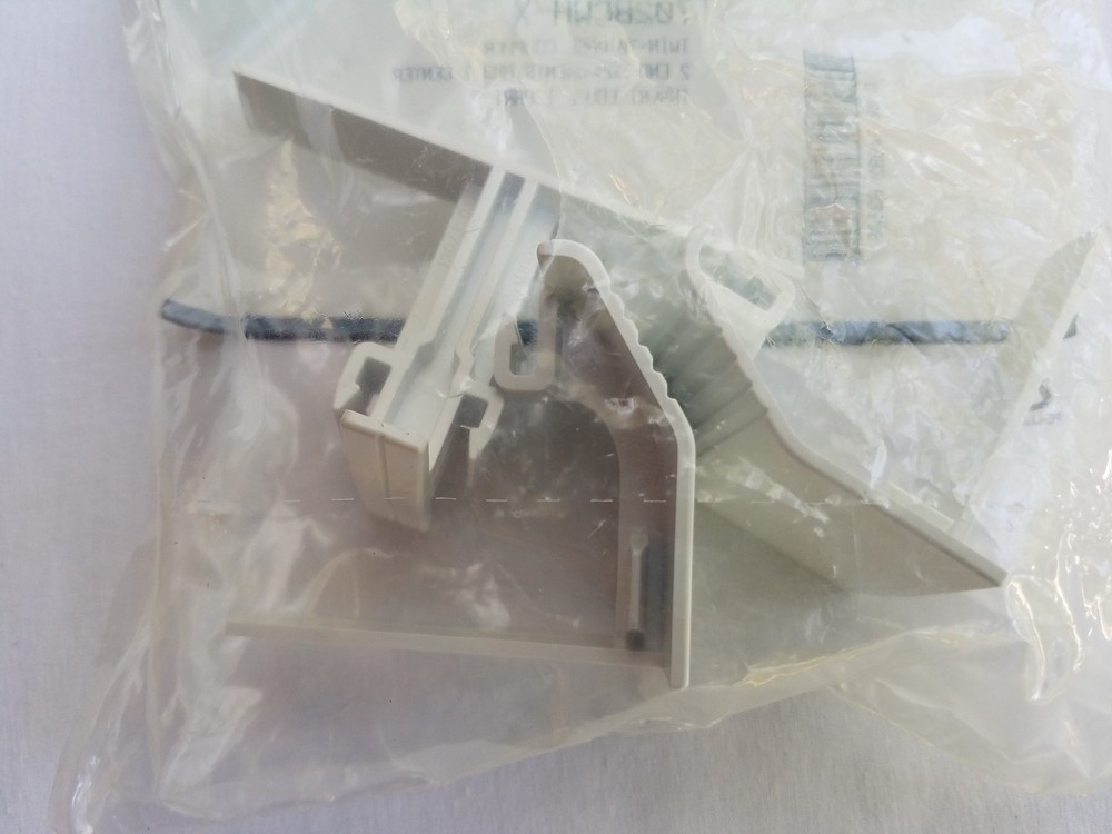 T702BCWH-X Panduit T702 Base Coupler Fitting White