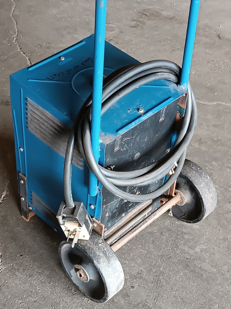Miller Thunder Bolt Constant Current AC/DC Arc Welding Power Source 230V 45.5A