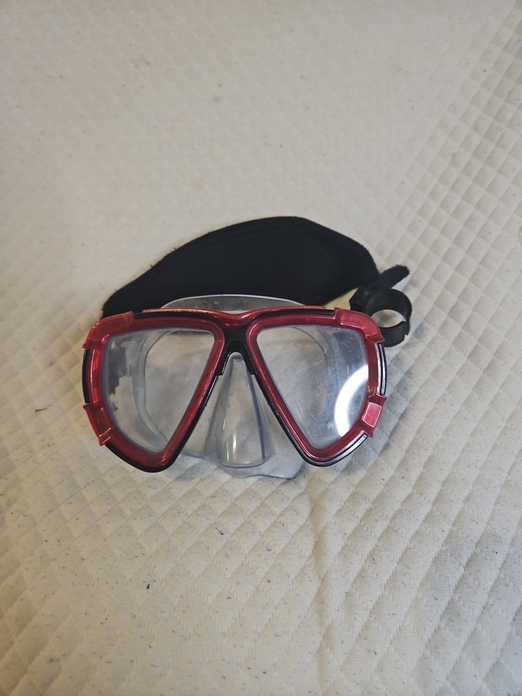 ScubaToys Red/Black Scuba Goggles