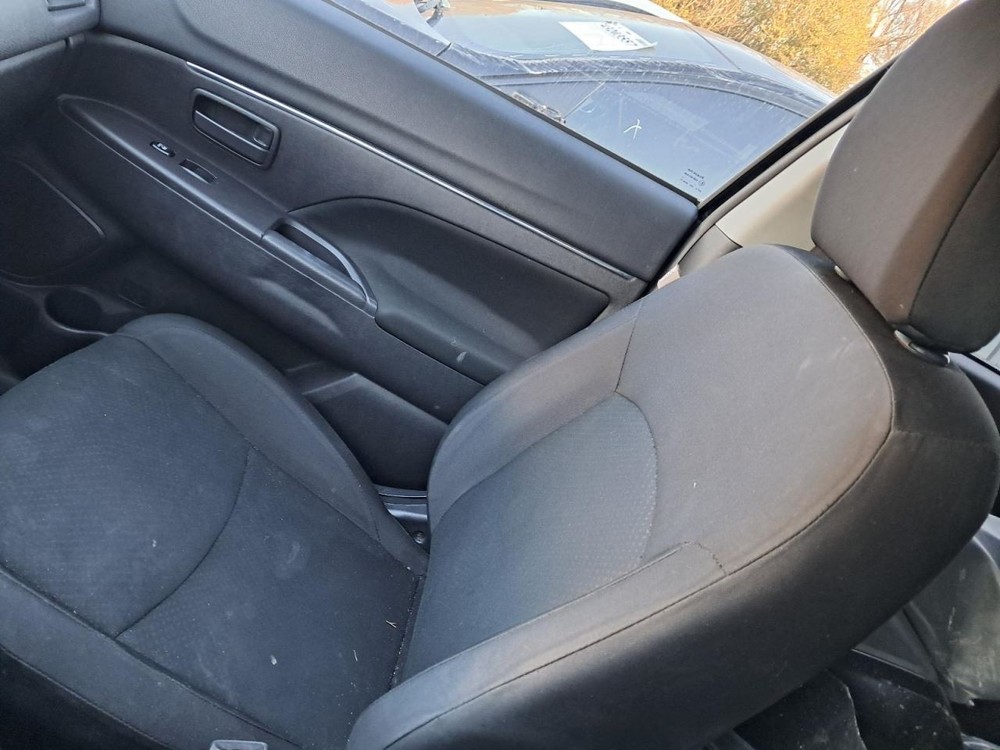 OUTLSPORT 2015 Glove Box 4897649