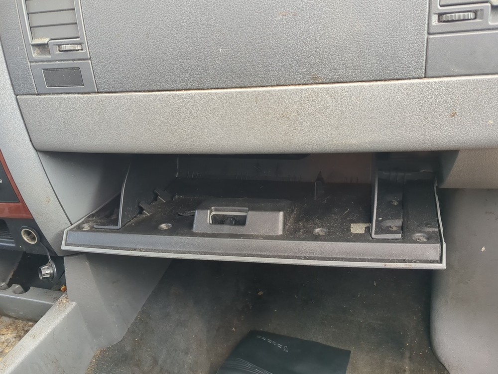 2006 Dodge Durango Passenger Glove Box Door Storage Compartment TI3RG