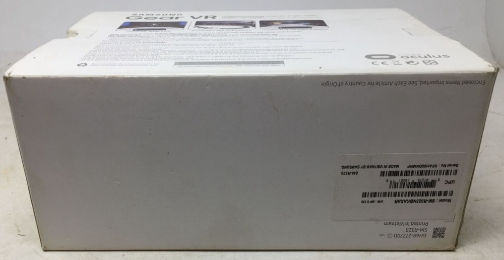 Samsung Gear VR Headset - Powered by Oculus