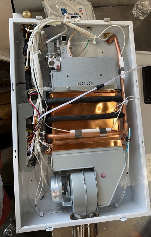 USED-13L Indoor Tankless Water Heater Natural Gas 4.0 GPM 90,000 BTU Instant Hot