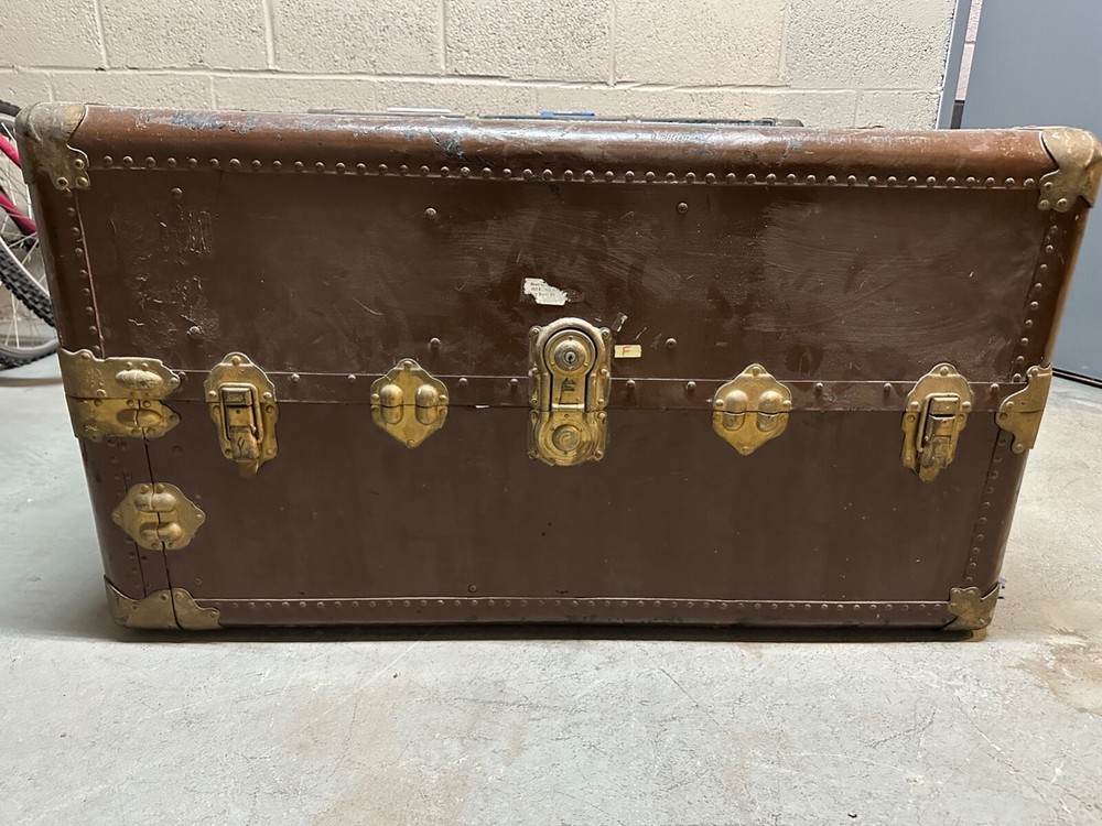 vintage steamer trunks chests