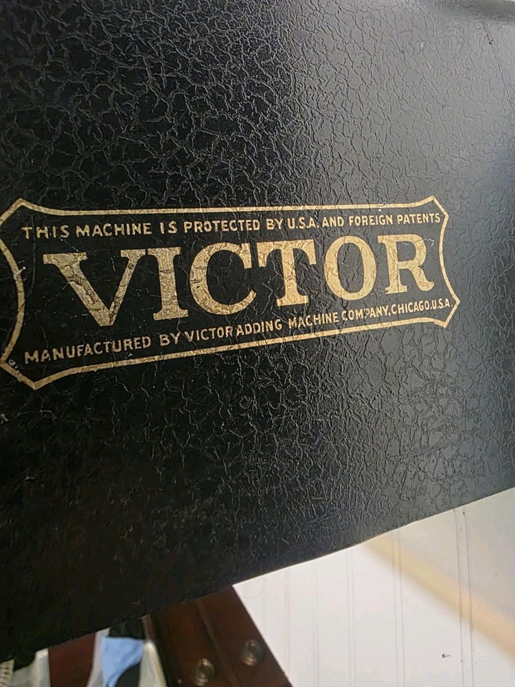 Vintage Hand Crank Victor Metal Adding Machine