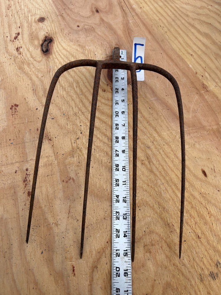Fork Rake Head 4 Thines Rusty Rustic no handle Original Vintage Primitive Metal