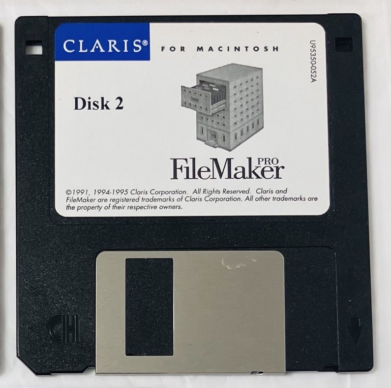 Claris FileMaker Pro Macintosh Complete 3-Disk 3.5” Floppy Software Set 1995 Vtg