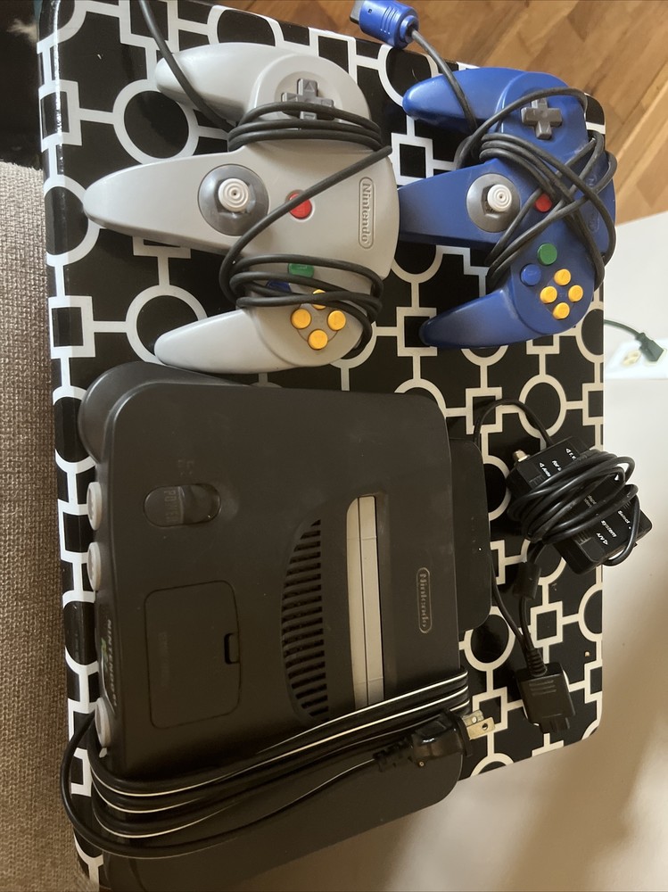 Nintendo 64 Console Bundle Two Controllers Power A/V Cable