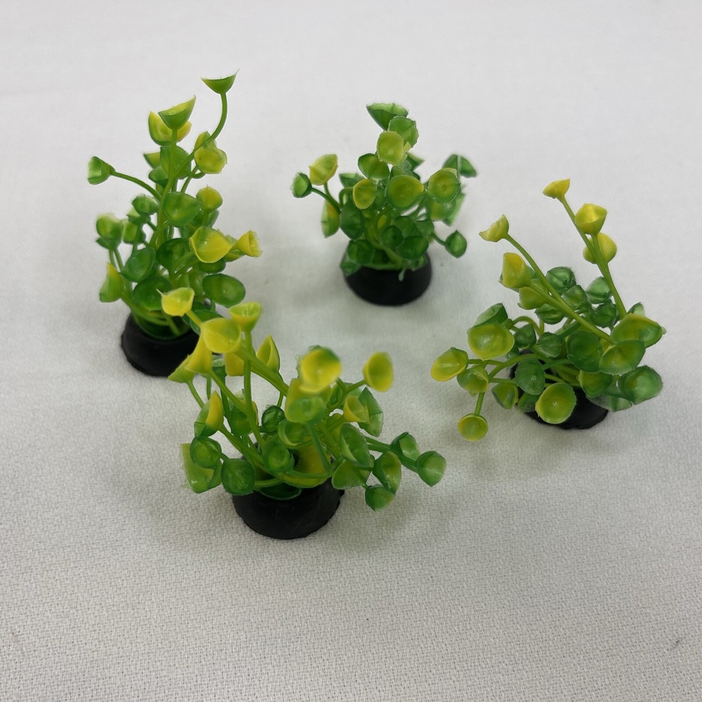 4 PC Xunyee Plastic Aquarium Plants
