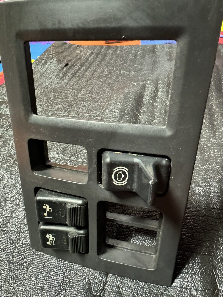 Volvo Dash Panel - P/N: 20360992