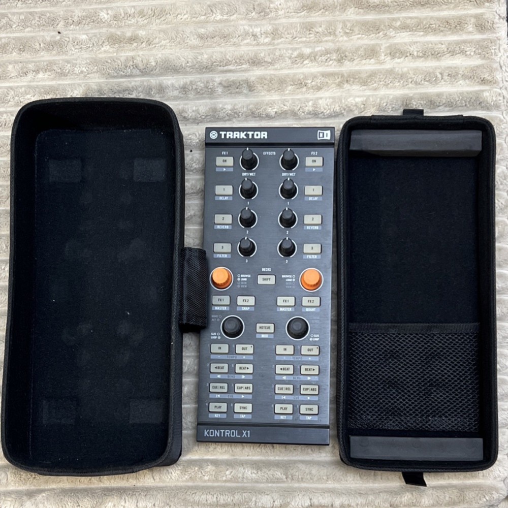 Traktor Kontrol X1 Single Deck DJ Controller Black Portable w/ Protective Case