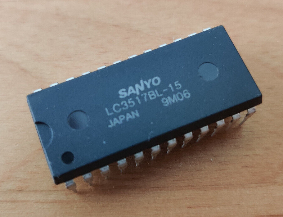 Sanyo LC3517BL-15 SRAM IC