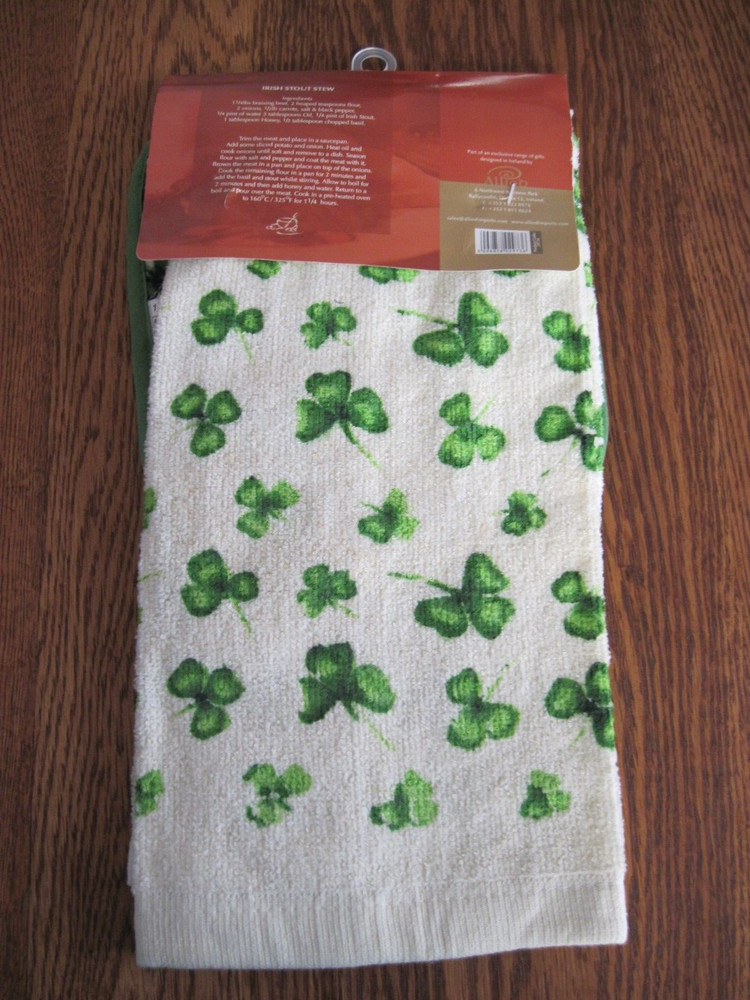 Irish Kitchen Collection Pot Holder & Kitchen Towel Shamrocks