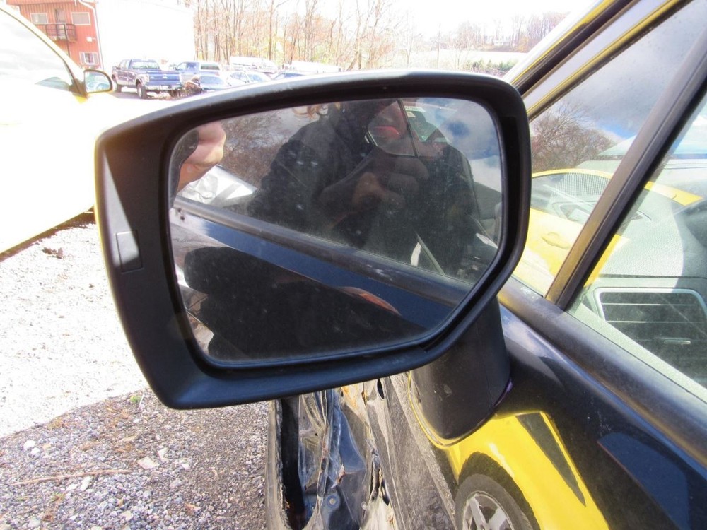 V60 2015 Glove Box 1003978