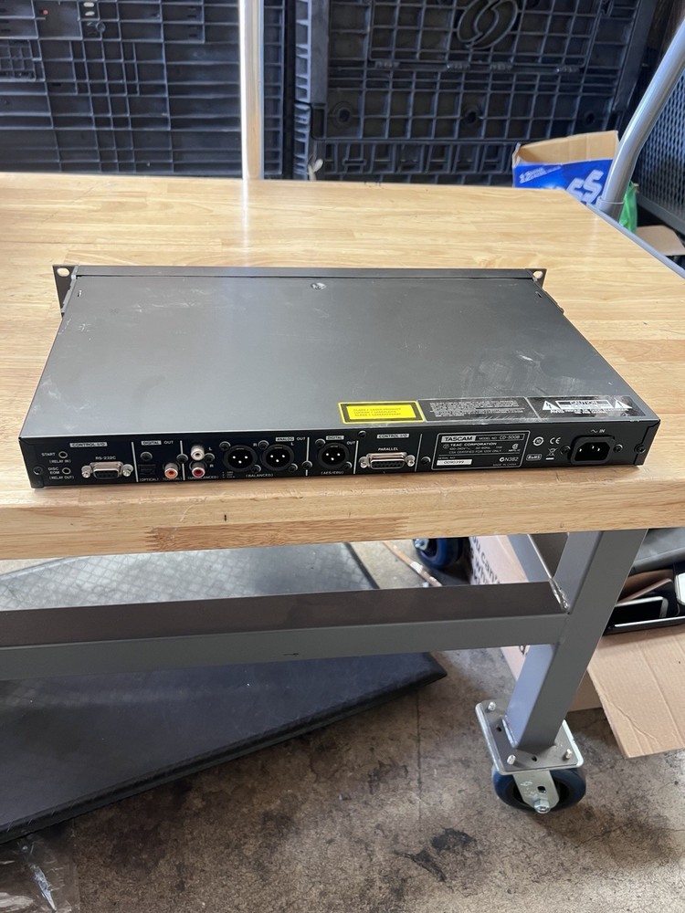 TASCAM CD-500B Rack-Mountable CD Player