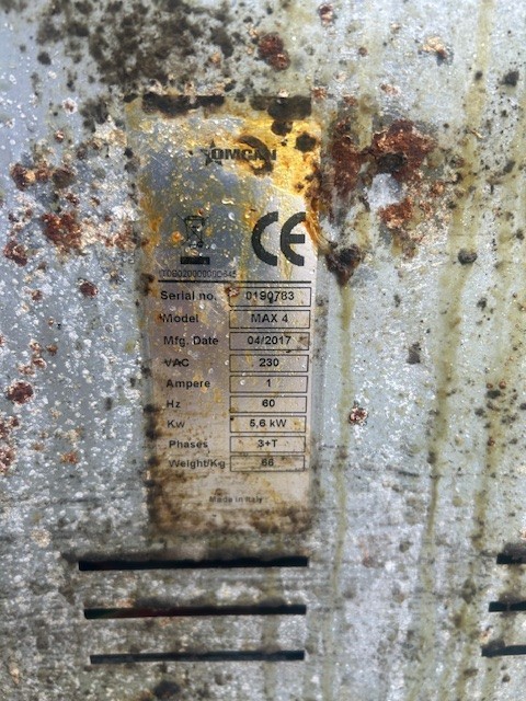 OMCAN PIZZA OVEN - electric -needs cleaning but clean inside