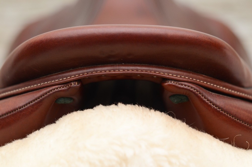 Stunning 2019 17.5" Devoucoux Biarritz S saddle for sale!