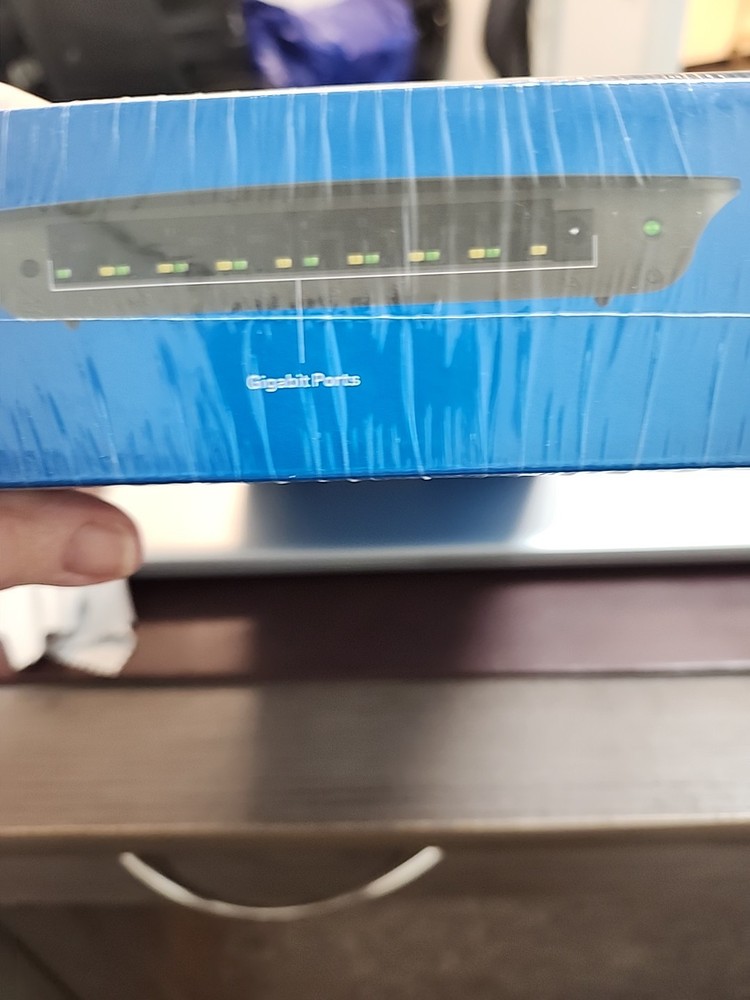 Linksys 8 Pory Ethernet Switch SE2800