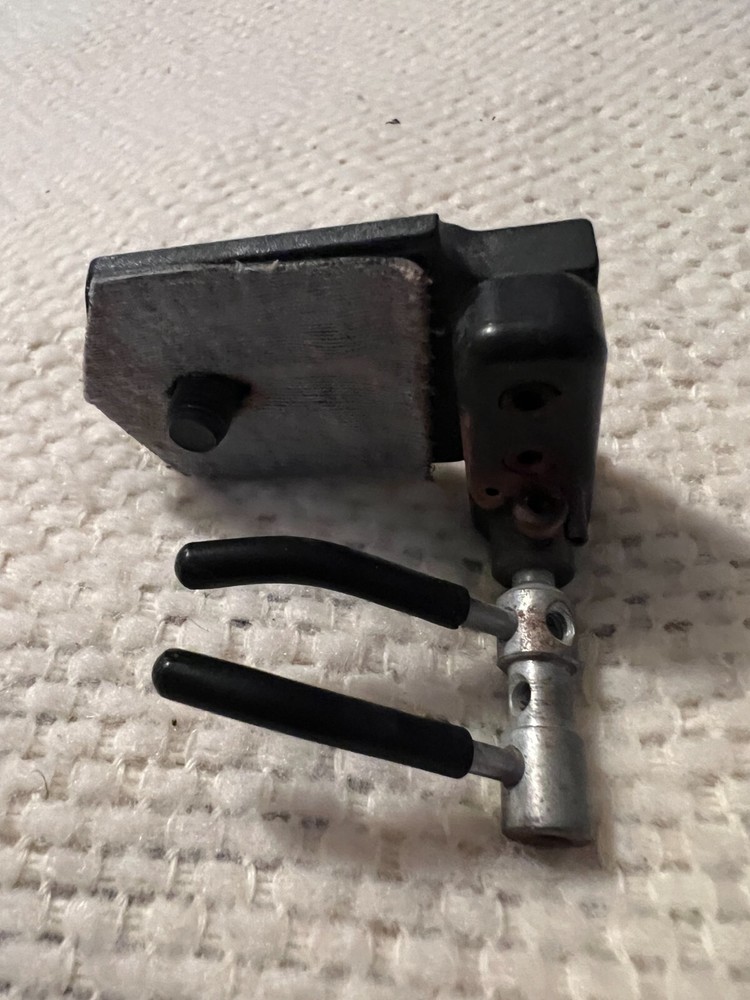 Dual Prong Flipper Rest Angle Mount